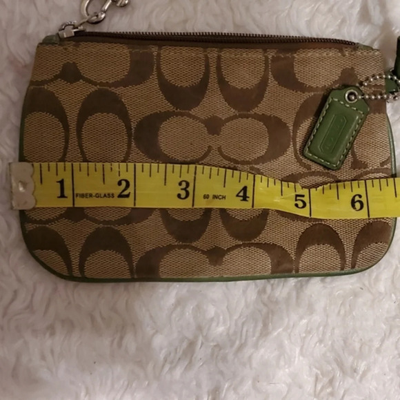 Coach‎ signature wristlet - Picture 2 of 5